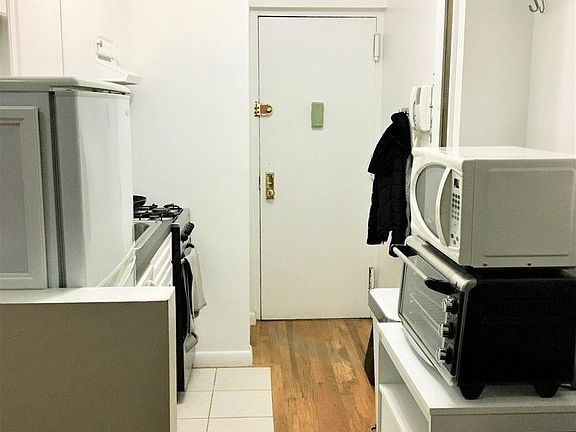 4th image of 317 E 75th St APT 2A
