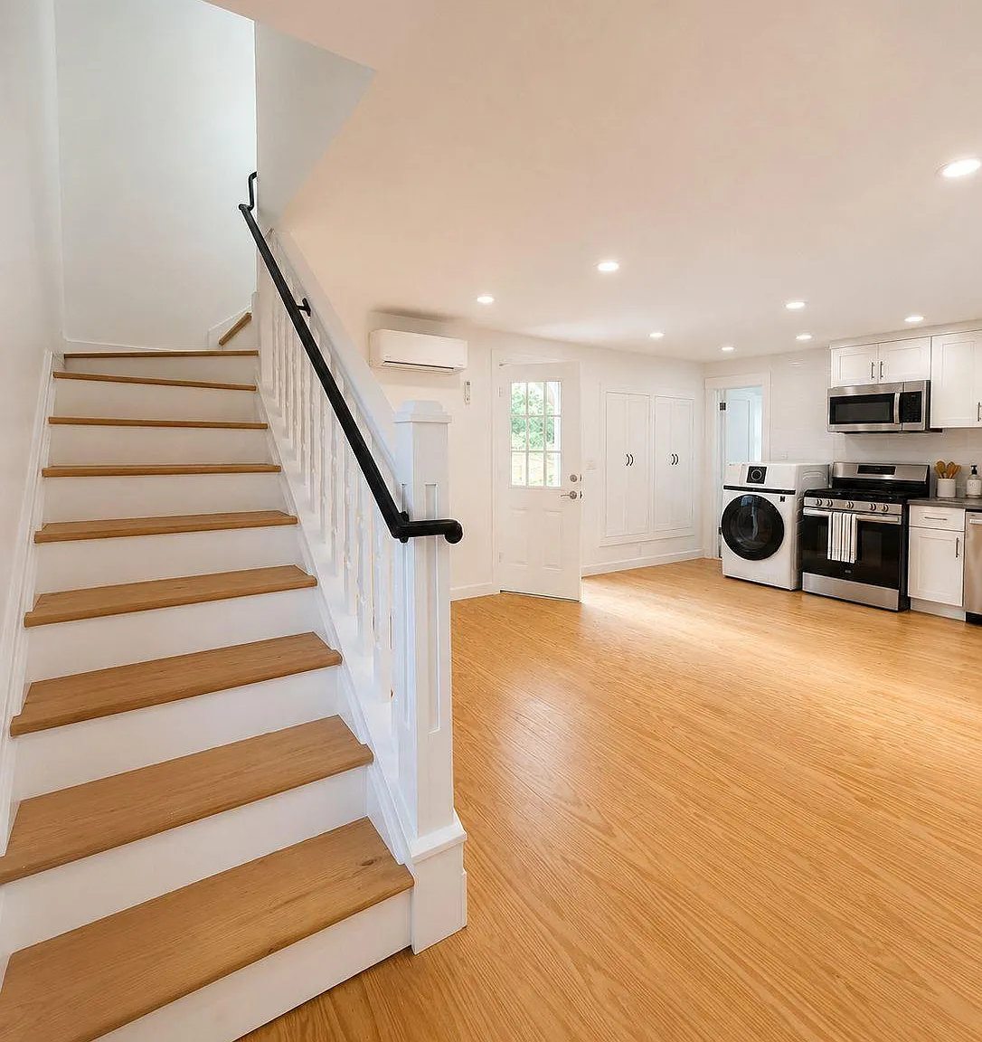 2 bed, 1.0 bath, 1100 sqft, $2,000 — Photo 3