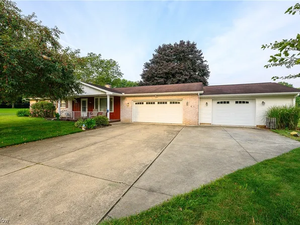 940 College Dr SE, New Philadelphia, OH 44663