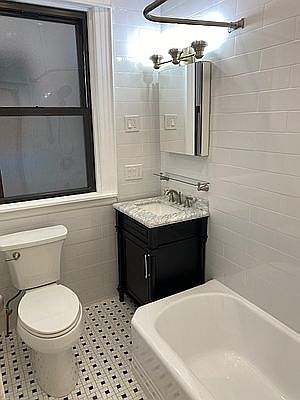 5th image of 104-47 42nd Ave #1