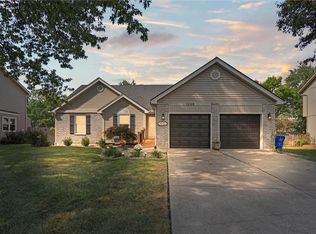 1226 E Butterfield Pl, Olathe, KS 66062