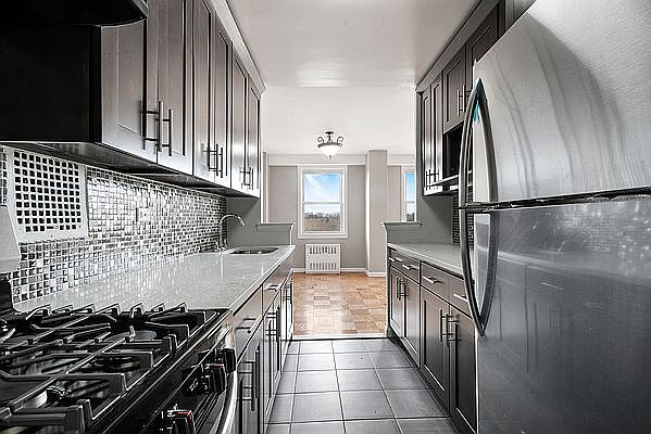 1st image of 590 Flatbush Ave APT 1D