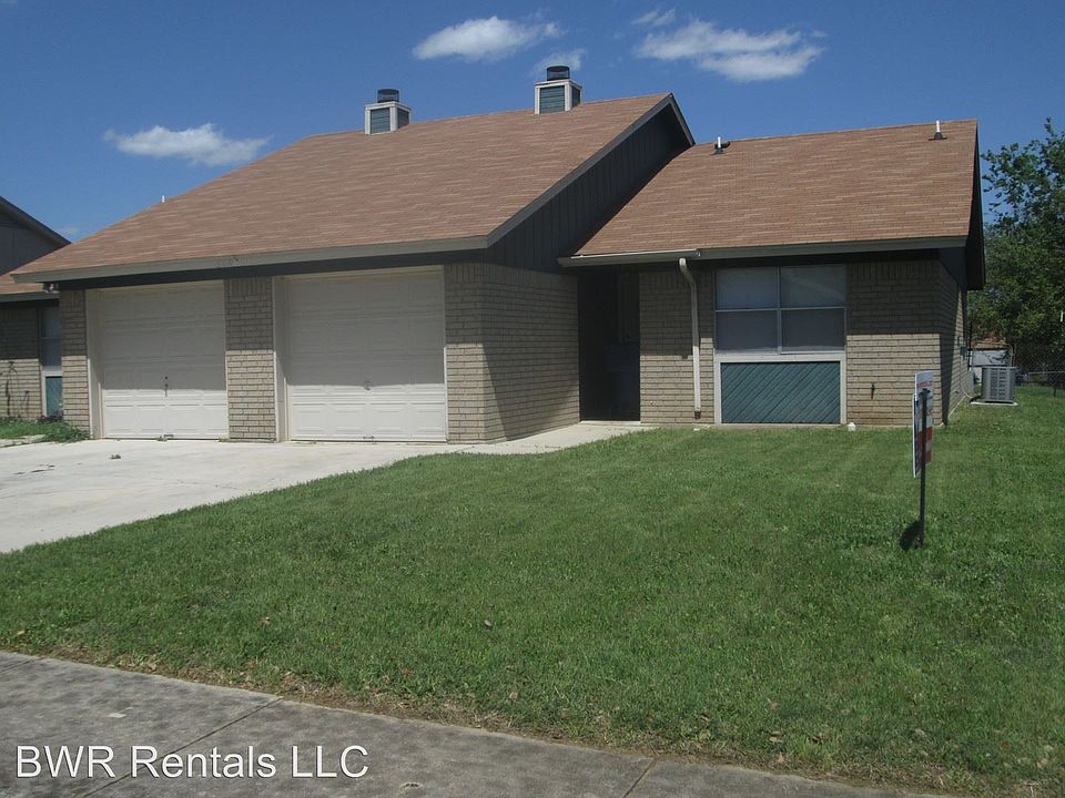 1st image of 304 Sorrell Dr #B