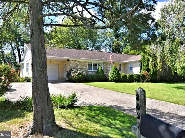 3020 Old Welsh Rd, Willow Grove, PA 19090