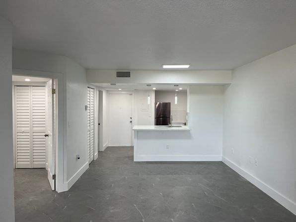 8365 SW 152nd Ave APT C302