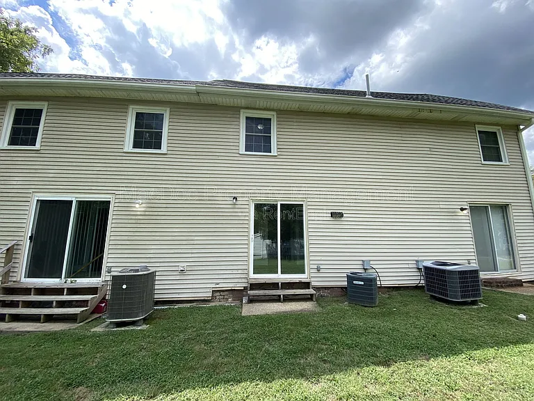 210 Milford St #B — Photo 18