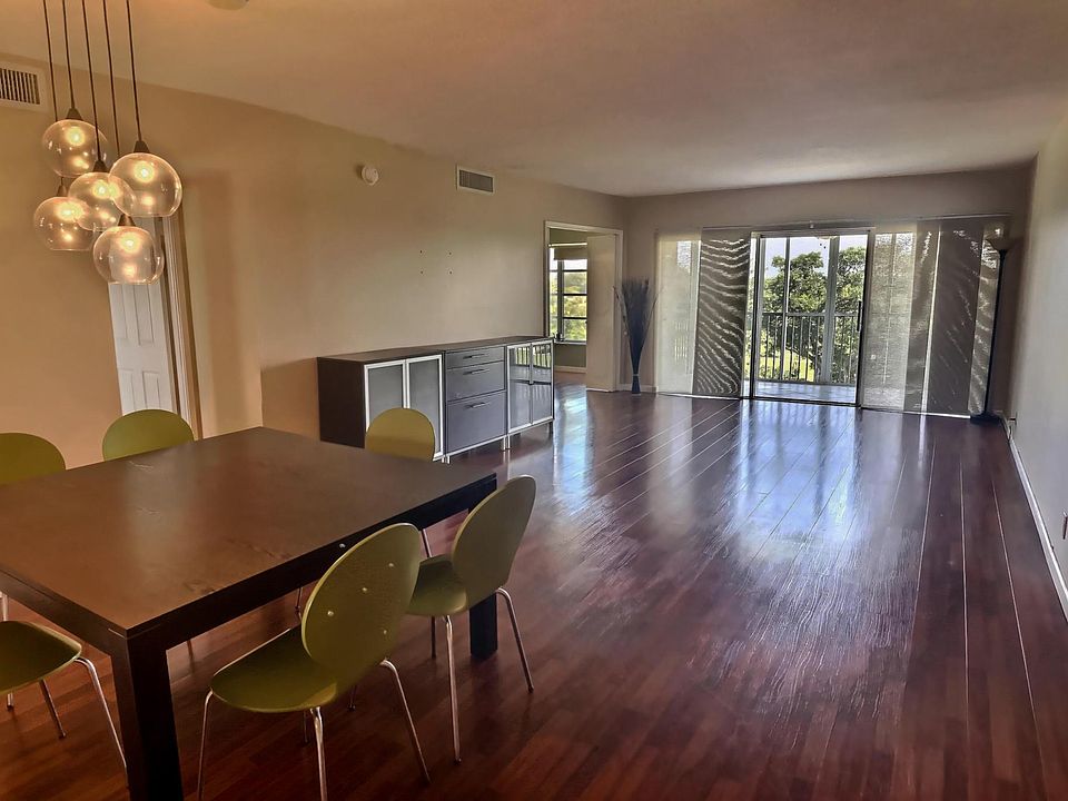 1st image of 3050 N Palm Aire Dr APT 305