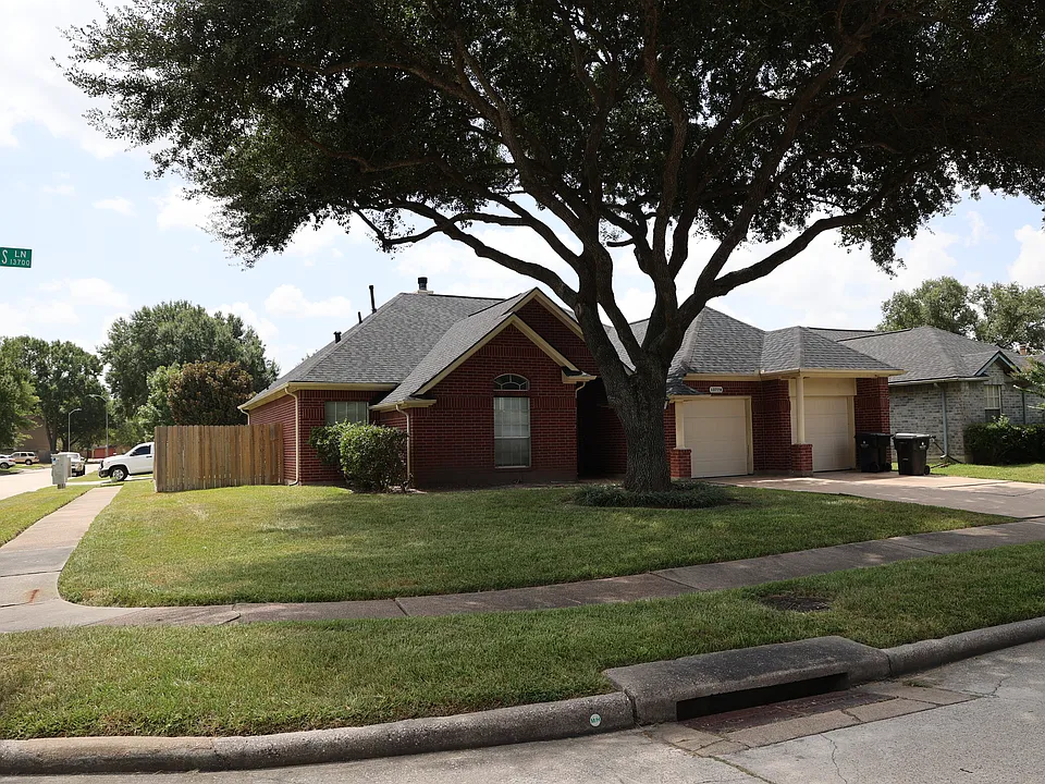 13778 Sablesprings Ln