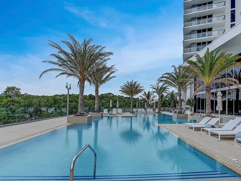 16385 Biscayne Blvd #660 — Photo 14