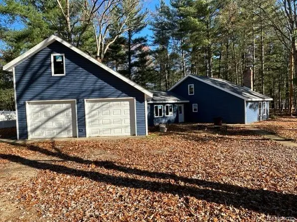 119 Northern Oaks Dr, Houghton Lake, MI 48629