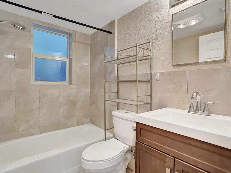 115 SW 1st Ave #1 — Photo 13