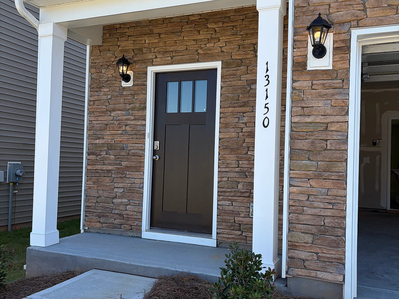 5 bed, 2368 sqft, $2,700 — Photo 1