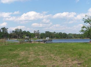 127 Bent Oak Dr, Pomona Park, FL 32181