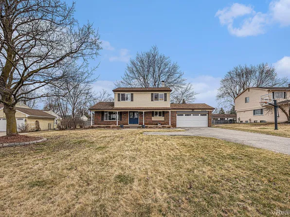 22532 Meadowbrook Rd, Novi, MI 48375