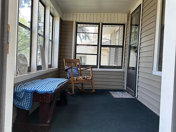 2nd image of 2519 Chambers St