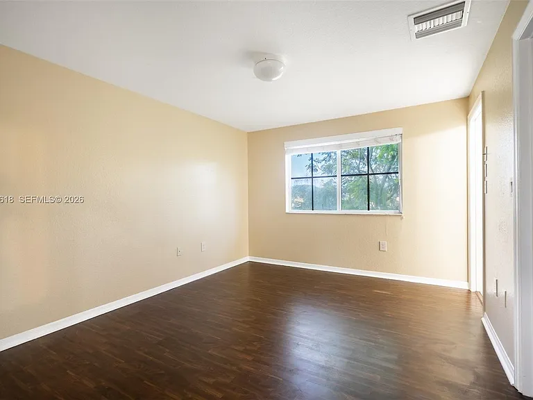6051 SW 19th Pl — Photo 14