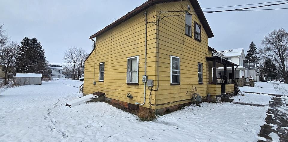 1st image of 40 2nd St