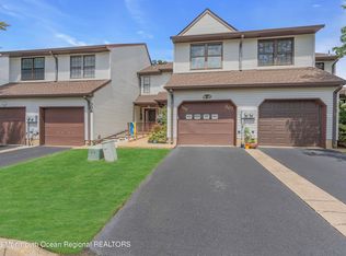 307 Longwood Dr, Manalapan, NJ 07726