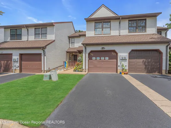 307 Longwood Drive, Manalapan, NJ 07726