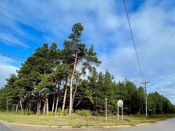 5th image of W M 32 Hwy