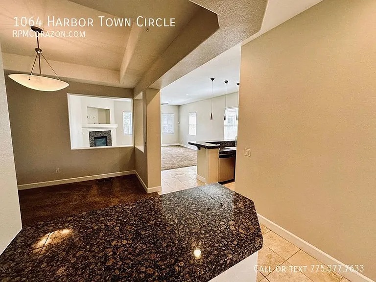 1064 Harbor Town Cir — Photo 4