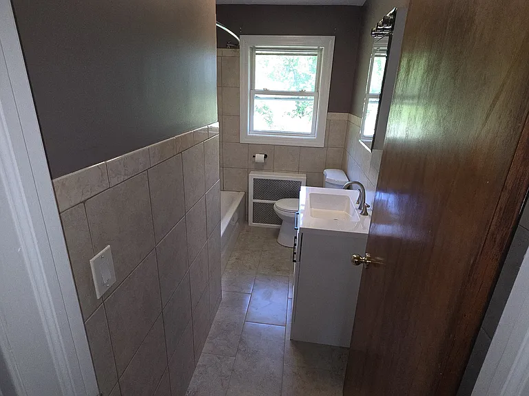 3 N Hill Ln #2 — Photo 6