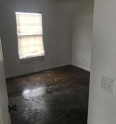 5th image of 806 E 8th St #A
