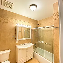 Rented by R New York