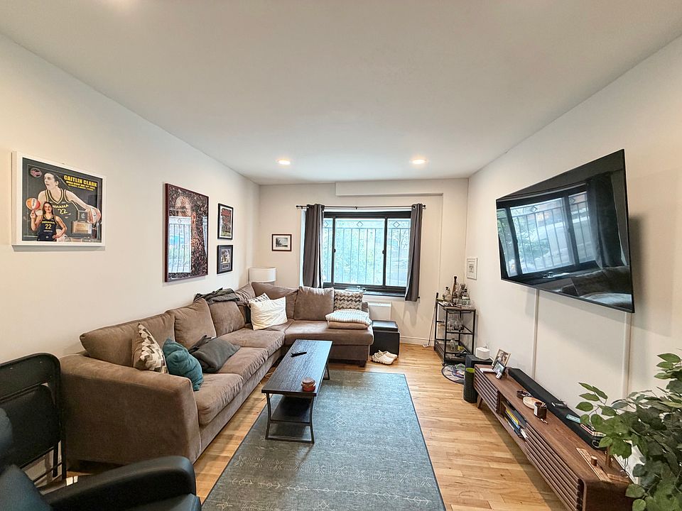 1st image of 284 Mott St APT 1L