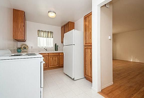 3rd image of 112 Madrone Ave Floor 1