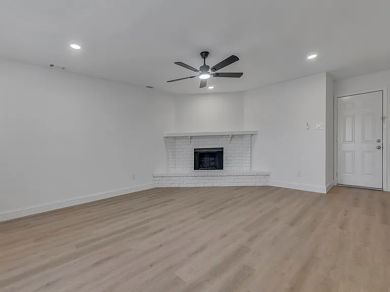 5440 Slay Dr — Photo 3