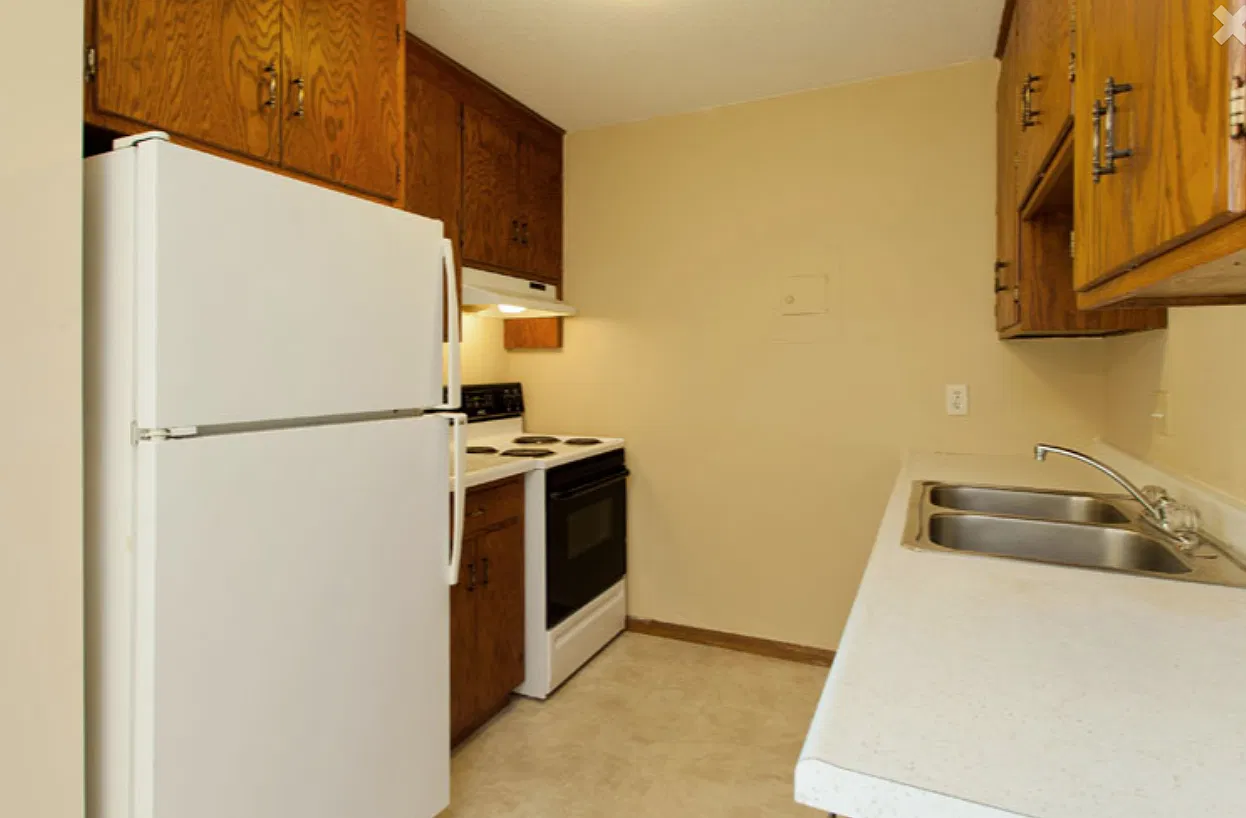 Shore Drive Apartments — Photo 2
