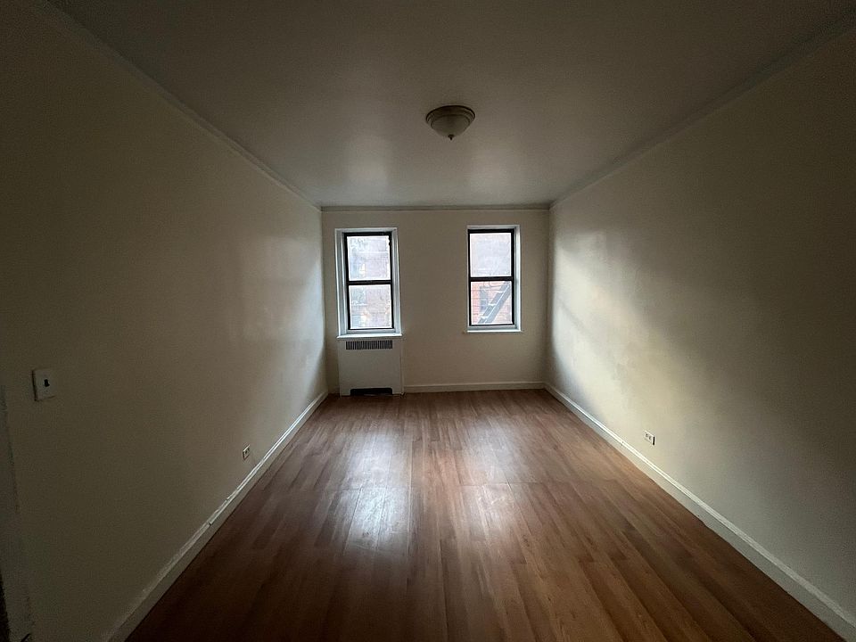 2nd image of 3175 Grand Concourse #B1