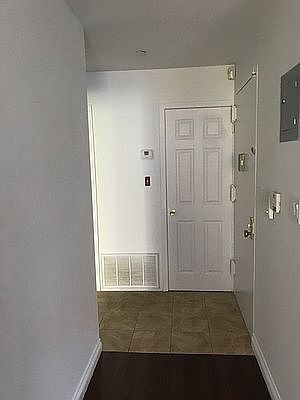 4th image of 2025 1st Ave #3