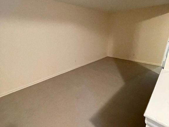 4th image of 2723 Mill Ave #1