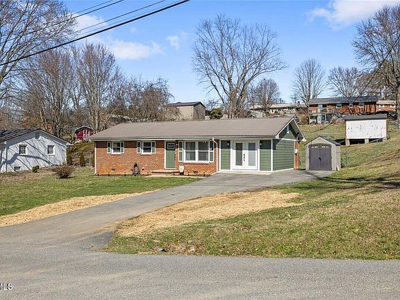 3rd image of 226 Brandonwood Dr