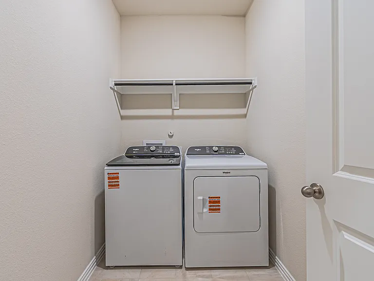801 Leavenworth Dr — Photo 22