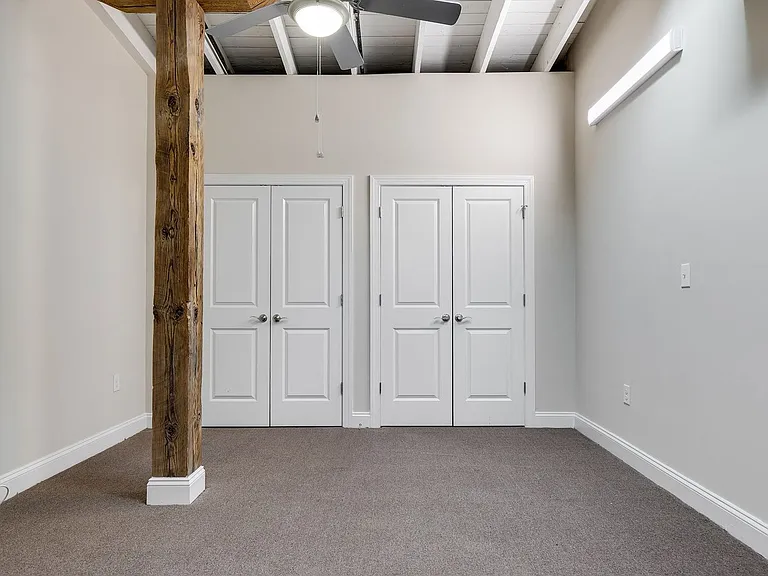 1710 E Franklin St — Photo 31