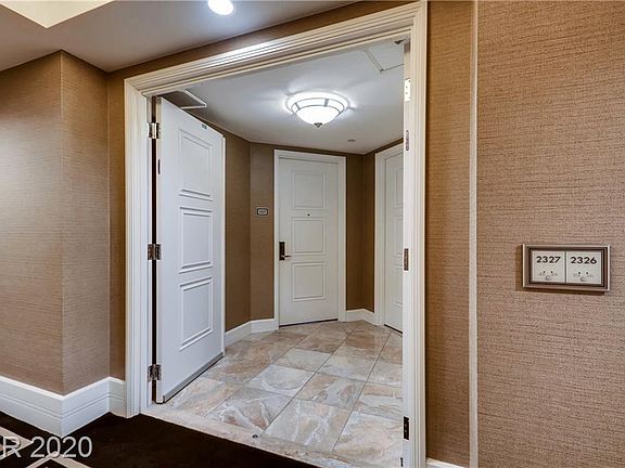 4th image of 2000 N Fashion Show Dr Unit 2327