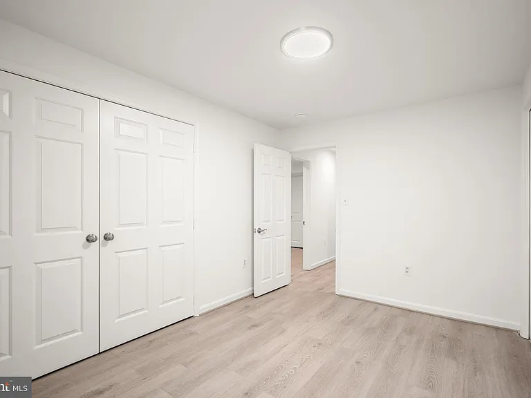 7109 Radnor Rd — Photo 38