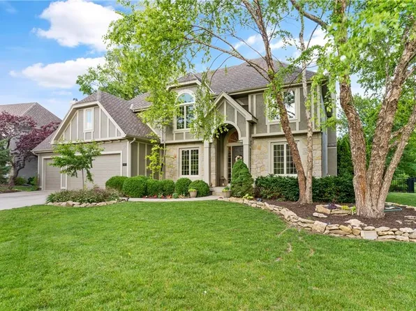 14971 Outlook Ln, Overland Park, KS 66223
