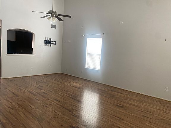 4th image of 220 McGugan Ln