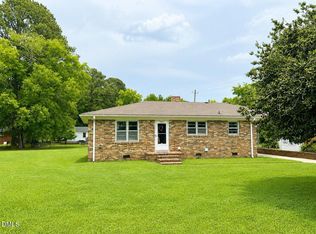 104 W Crestview Dr, Smithfield, NC 27577
