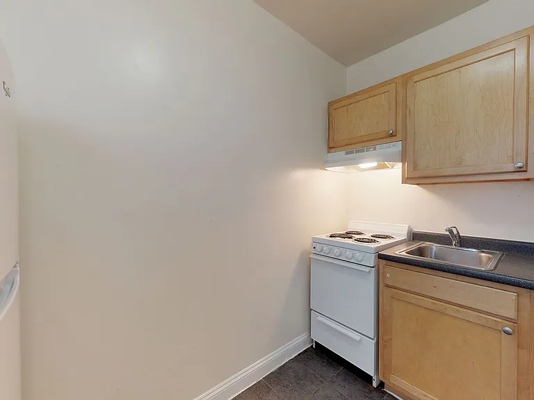 Chester Lynn Apartments — Photo 9
