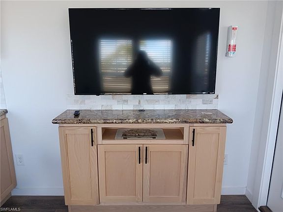 4th image of 224 Riverclub CT