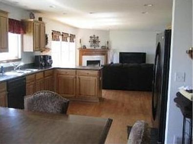 4th image of 600 Lewis Dr