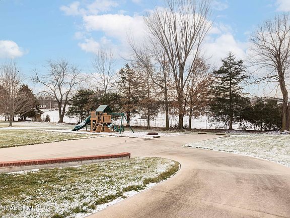 5th image of 1512 Grandvalley Dr