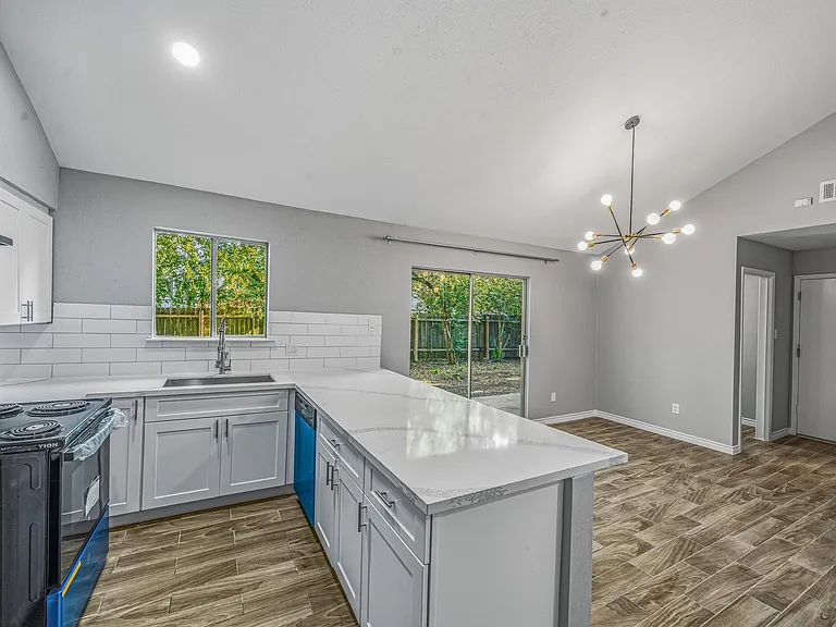 2911 Waypark Dr — Photo 13