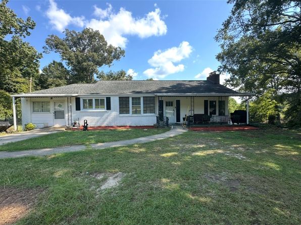 334 E Main St