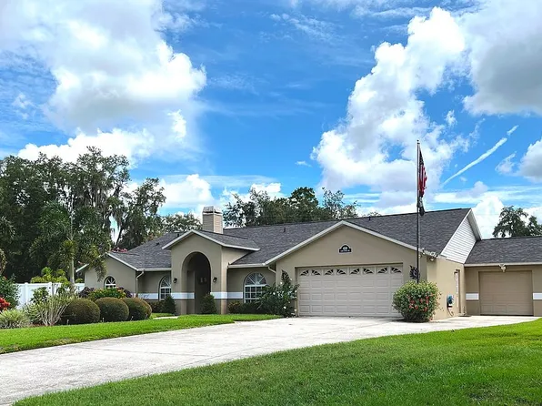 410 Loch Devon Dr, Lutz, FL 33548